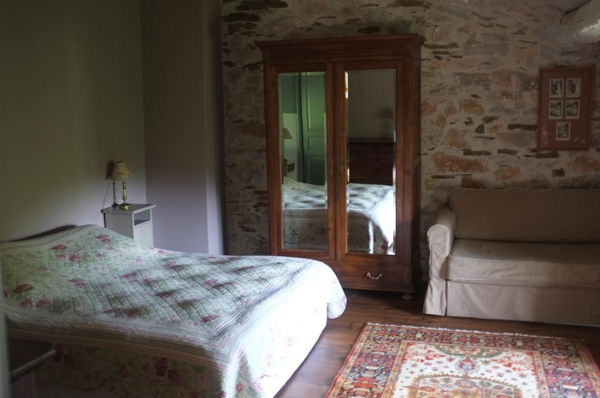 Nabat Le Haut, Chambre Et Table D'Hotes Courniou Exterior foto