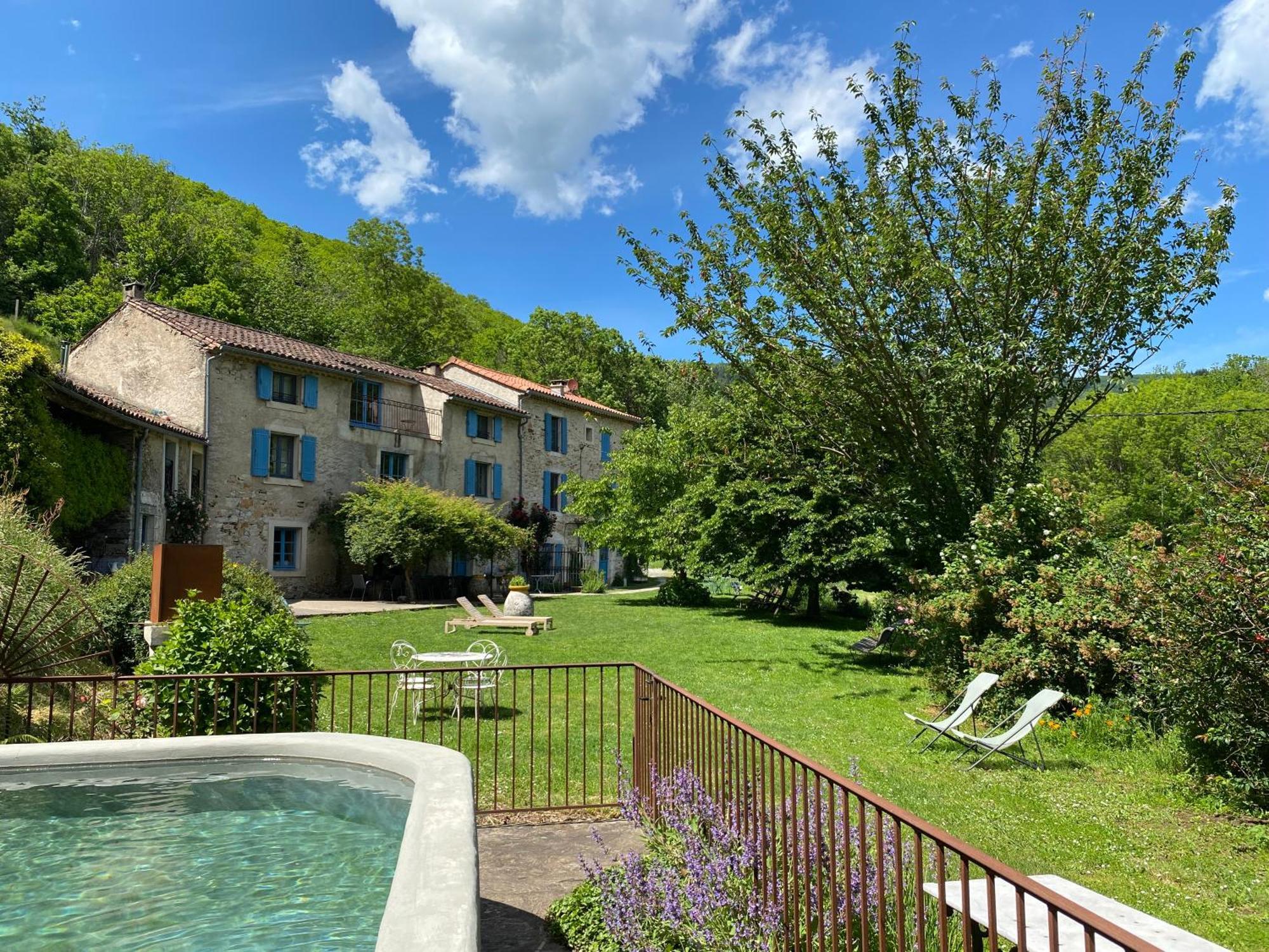 Nabat Le Haut, Chambre Et Table D'Hotes Courniou Exterior foto