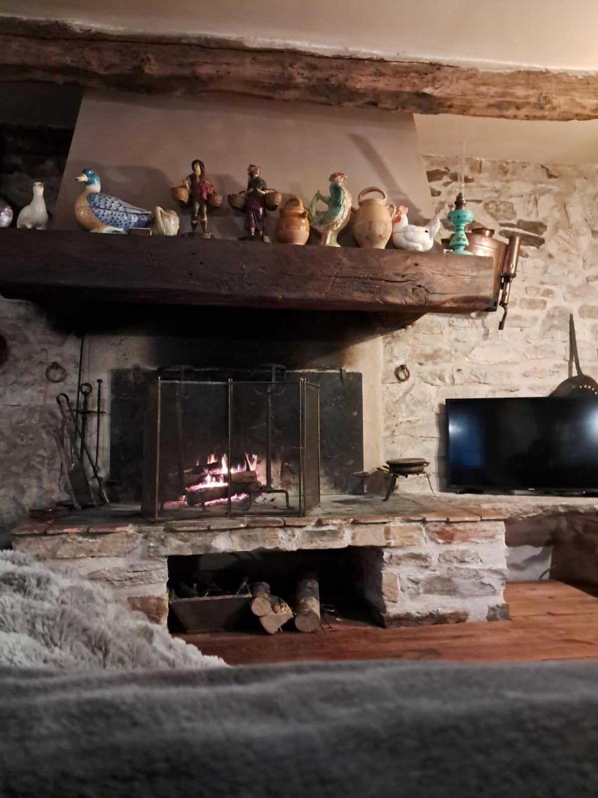 Nabat Le Haut, Chambre Et Table D'Hotes Courniou Exterior foto