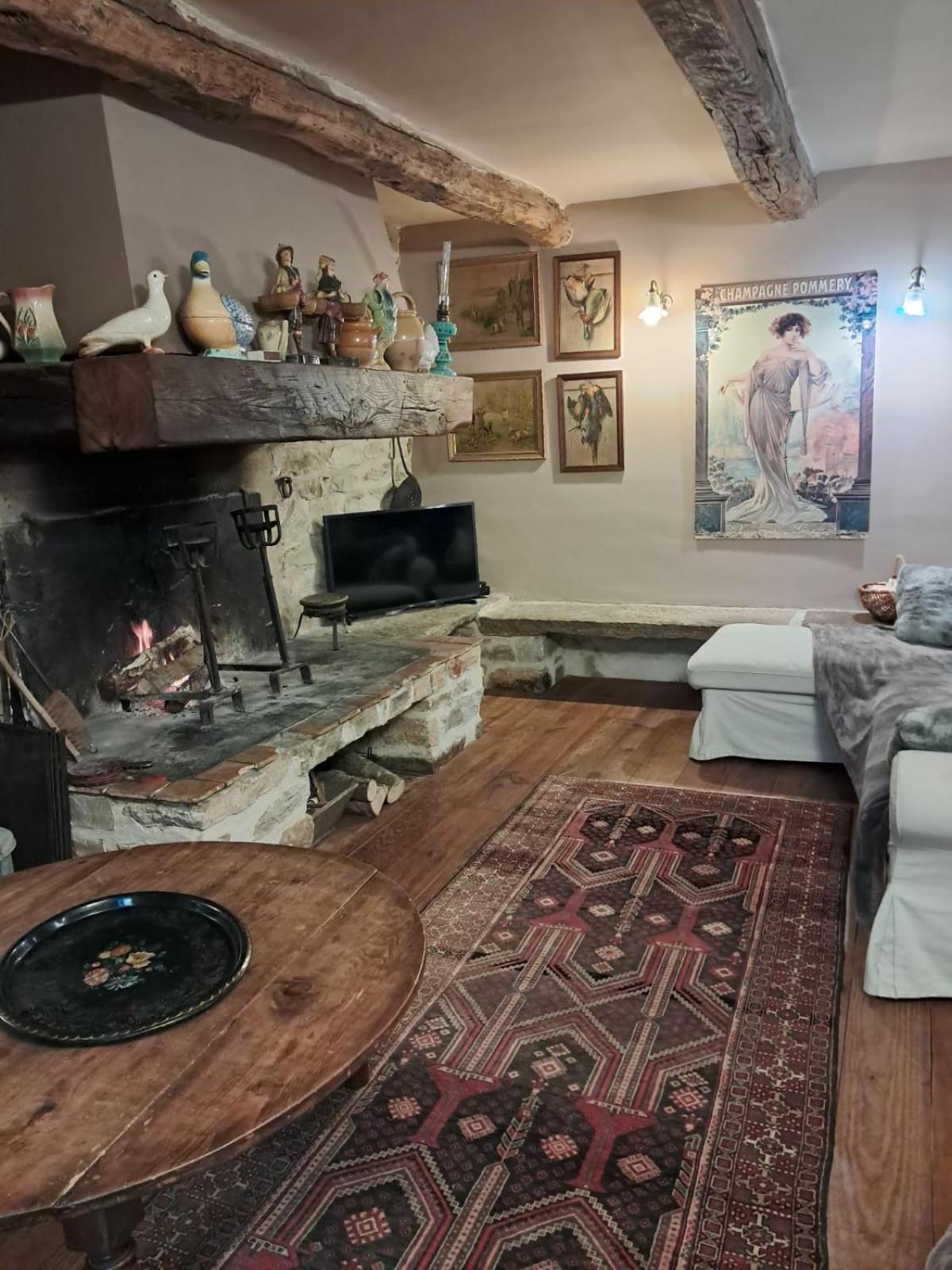 Nabat Le Haut, Chambre Et Table D'Hotes Courniou Exterior foto